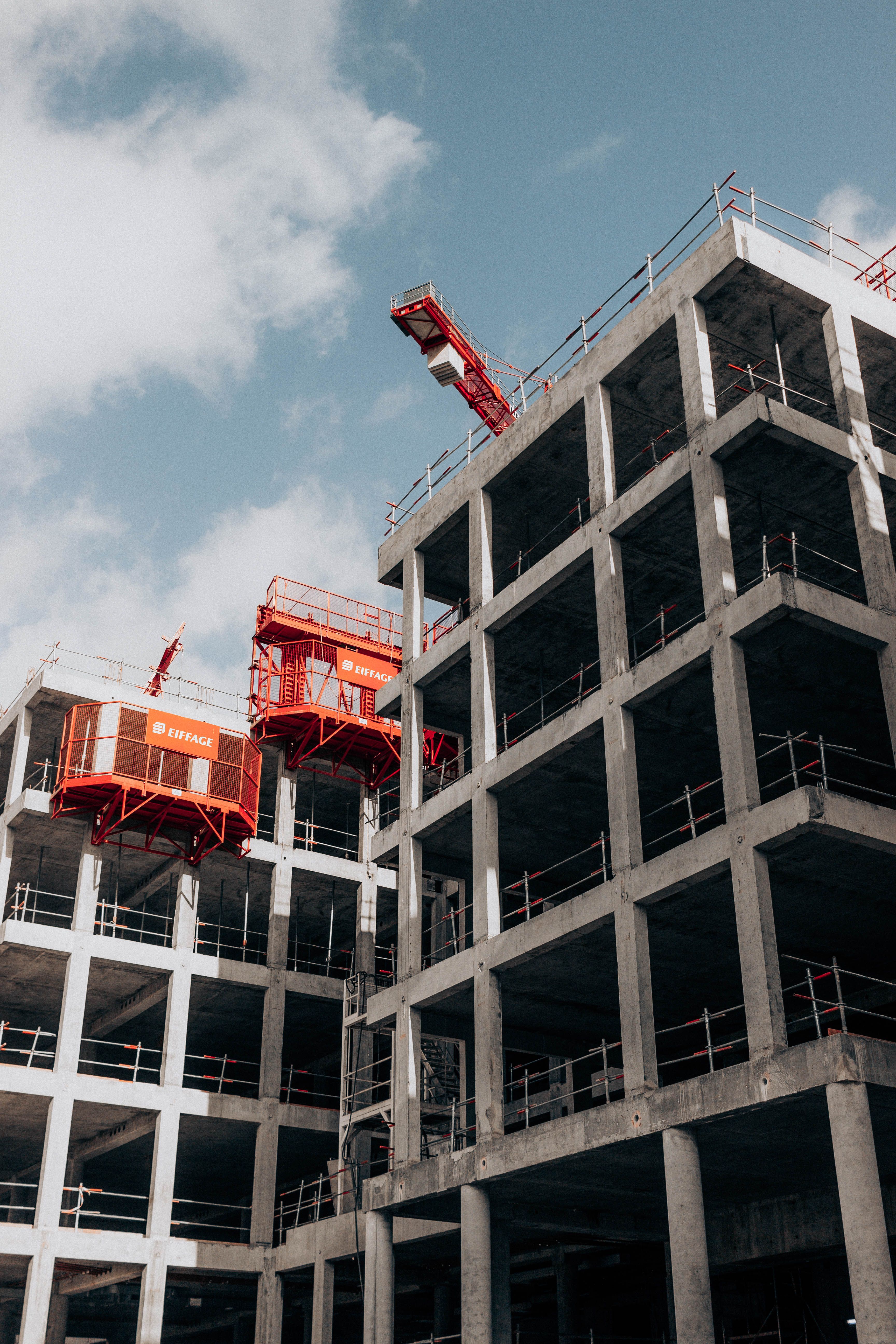 Construction & Contractors