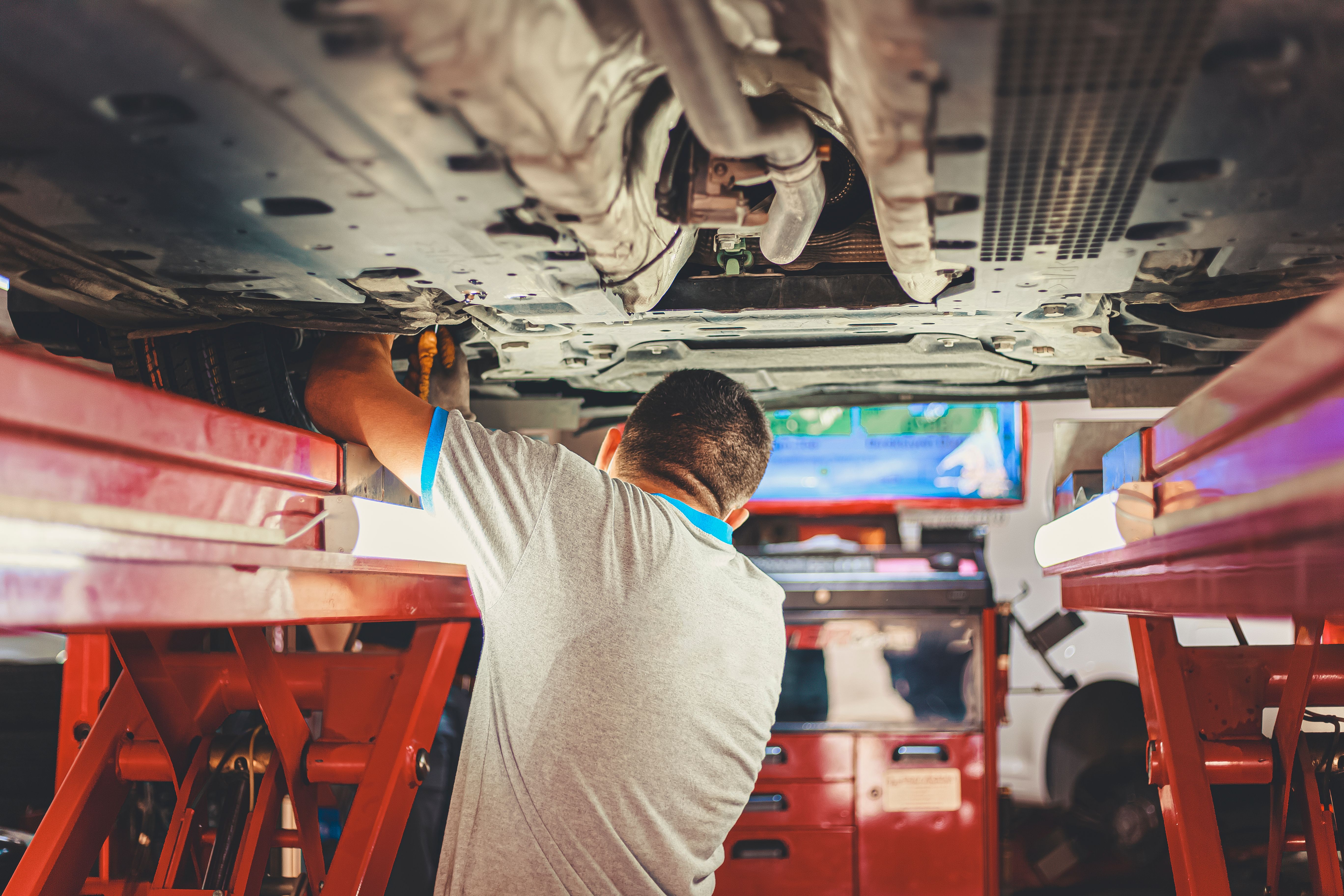 Mechanic shop service operations inspection review